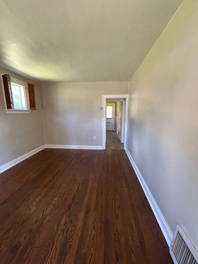 Foto del edificio - Charming 2-Bedroom Home with Spacious Yard...