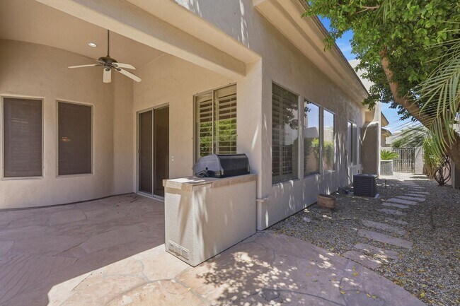 Building Photo - Luxury 2 bedroom 2 bath home in Gainey Ranch