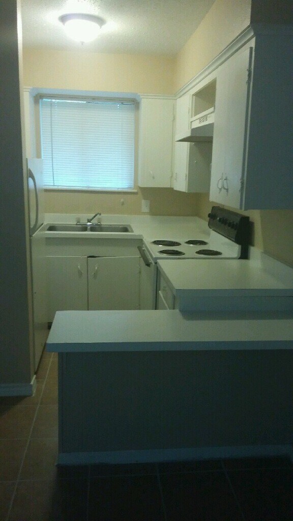 Building Photo - 1906 Thonig Rd