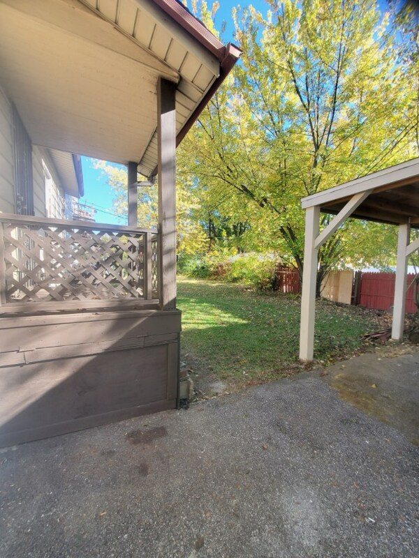11806 Farringdon Ave Cleveland, OH 44105 – photo 3