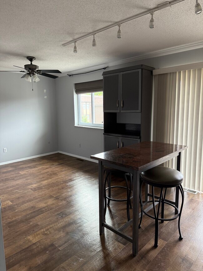Foto del edificio - 10328 Forest Brook Ln