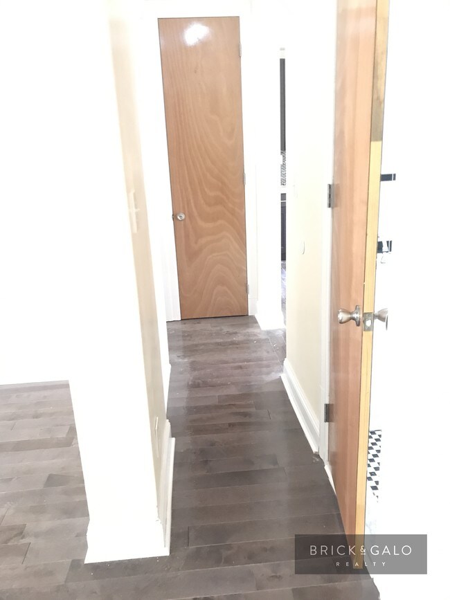 Building Photo - 3102 Brighton 1st Pl