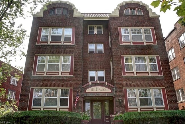 Building Photo - 12047 Lake Ave