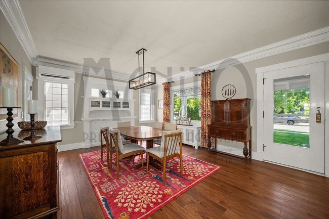 Building Photo - Stunning South Hill Home