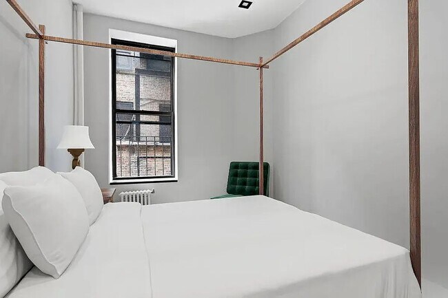 Foto del edificio - 336 East 18th Street