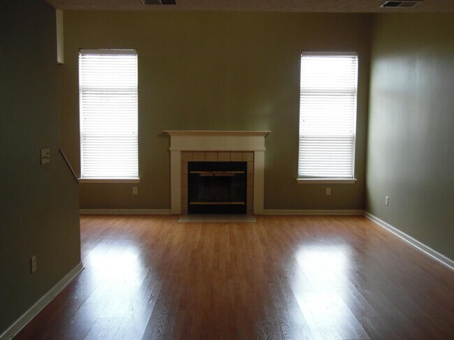 Foto del edificio - 4089 Iron Works Pkwy