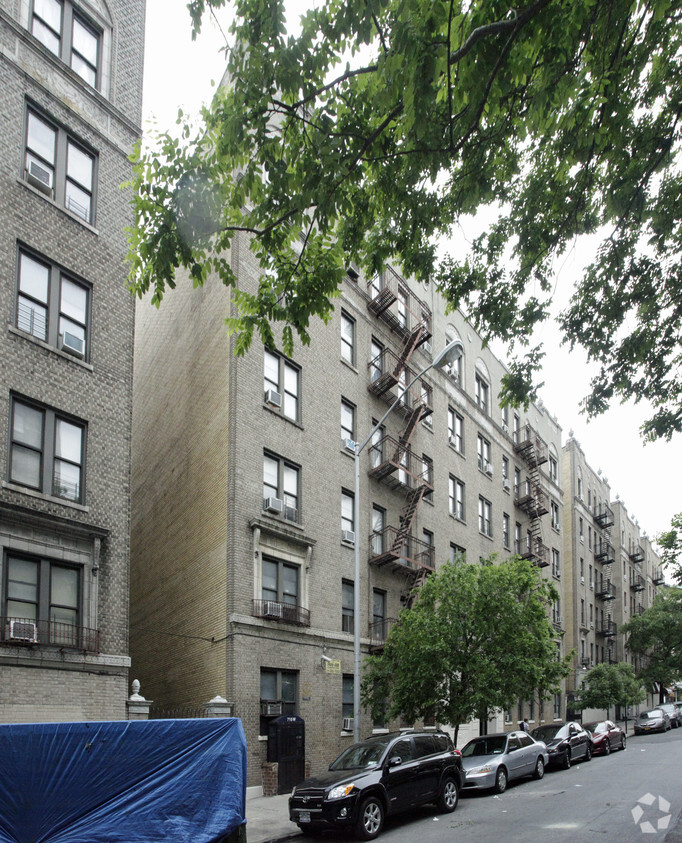 Foto del edificio - 715 W 175th St