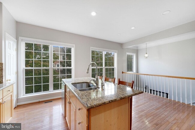 Building Photo - 45781 Mountain Pine Square