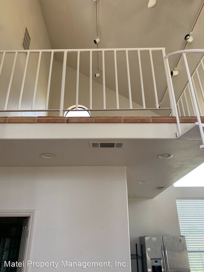 Foto del edificio - 1 br, 1 bath House - 4106 1/2 ROSELLE AVE