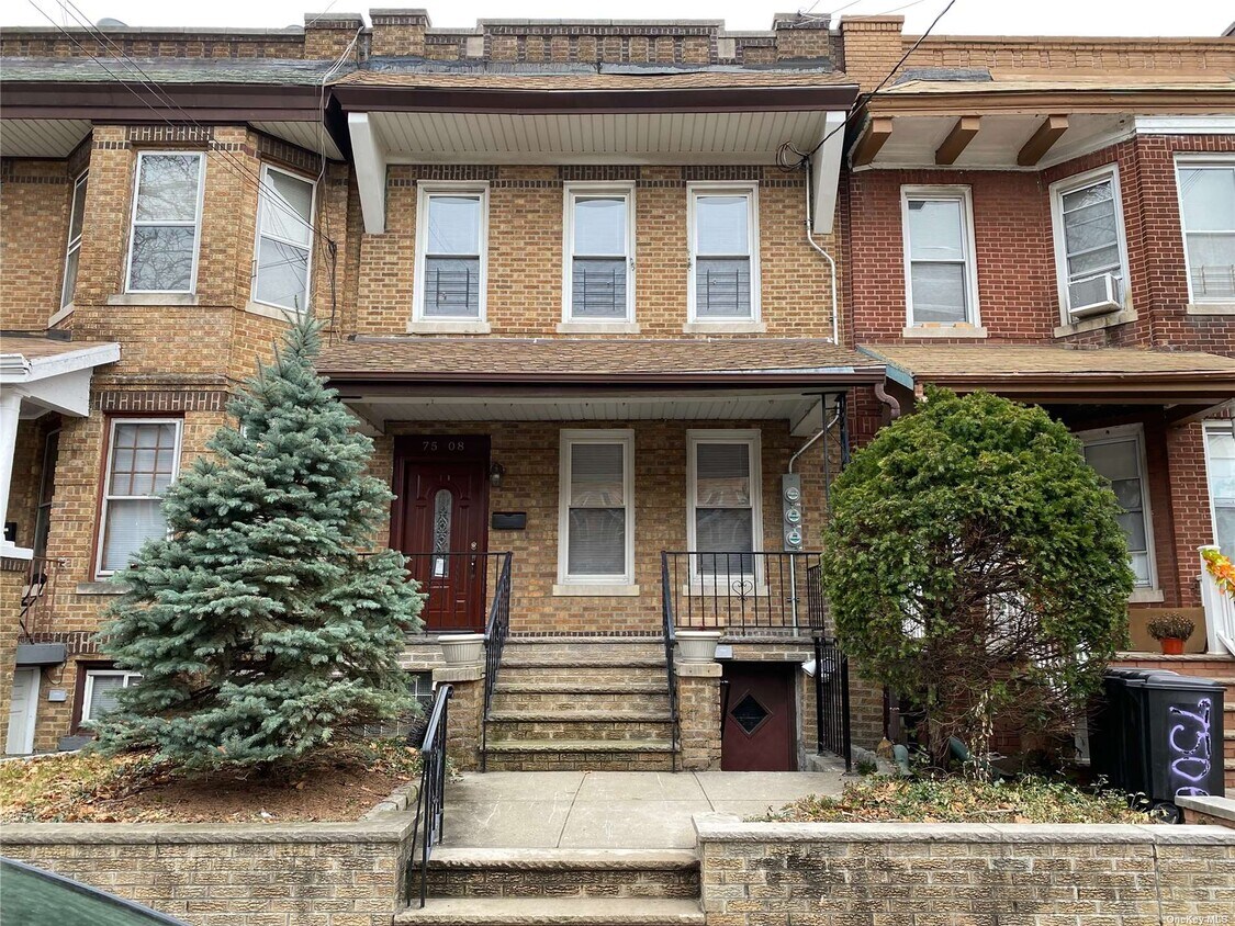 7508 60th Ln Unit 1FL, Queens, NY 11385 Room for Rent in Queens, NY