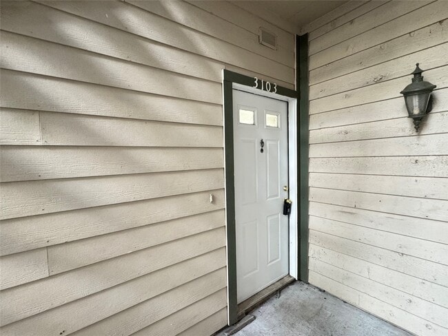 Building Photo - 6500 Harbor Town Dr