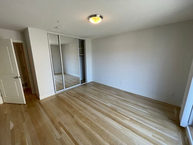 Foto del edificio - 1670 Kirkwood Ave