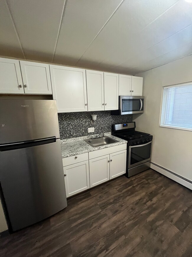 Building Photo - 800 W Church St