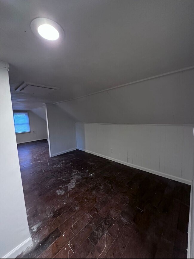 Building Photo - 11117 Melba Ave