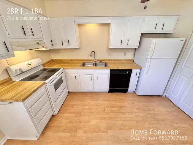 Building Photo - 753 Ridgeview Dr