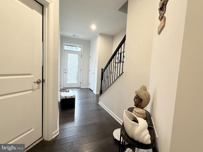 Foto del edificio - 22269 Sims Terrace