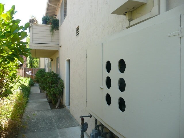 Foto del edificio - 659-665 College Ave