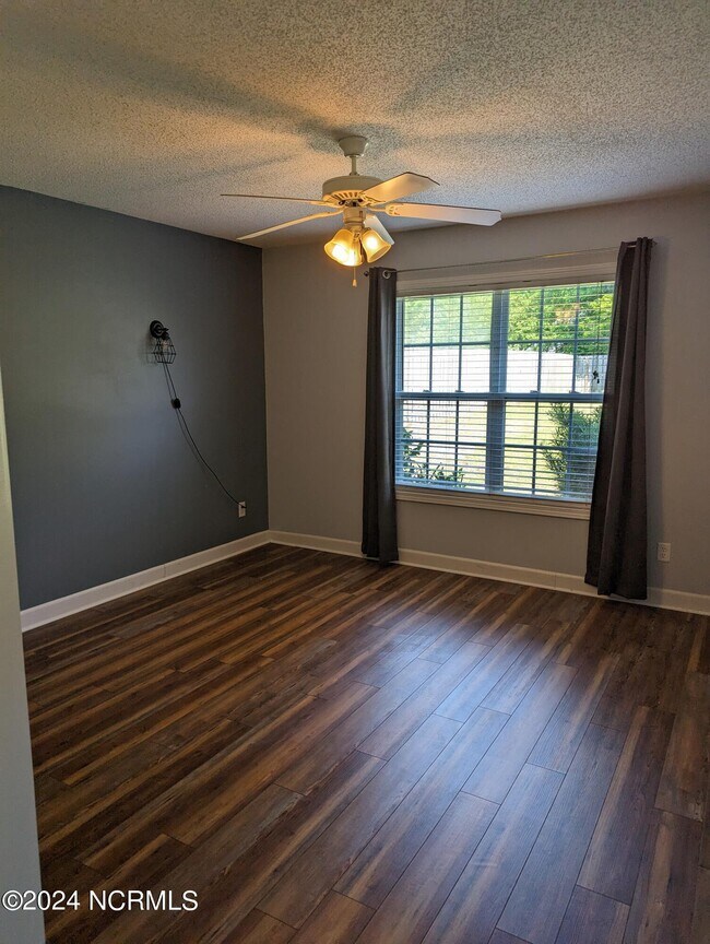 Building Photo - 103 Bay Tree Cir