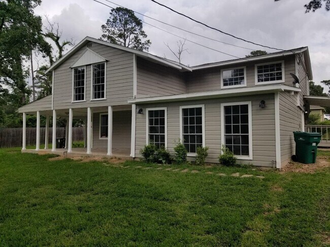 Foto del edificio - 1305 St Lawrence River Rd