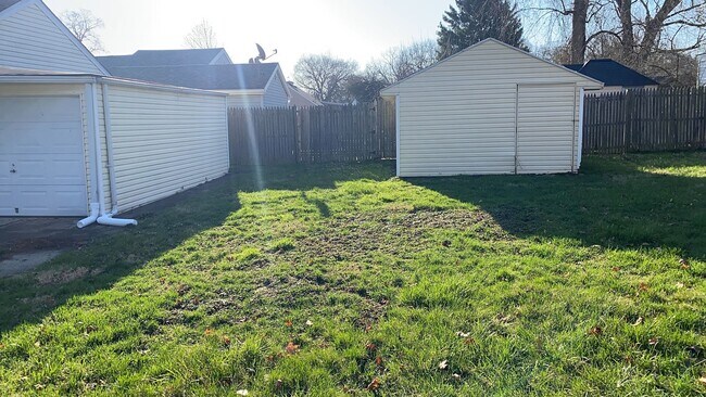 Building Photo - 2681 Tylersville Rd 3BR/2BA (Fairfield Tow...