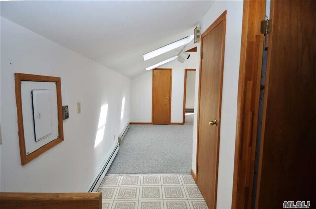 Foto del edificio - 20 Hallock Ln