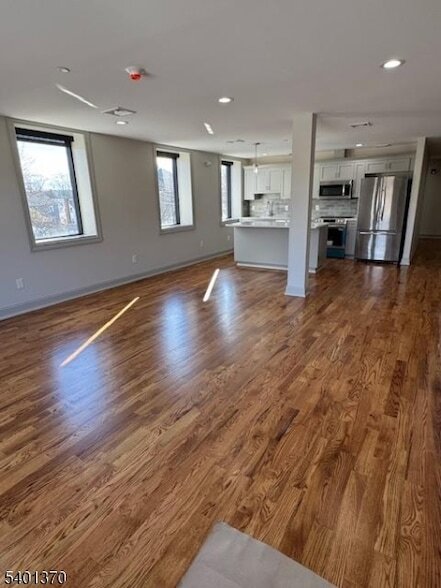 Foto del edificio - 248 US-46