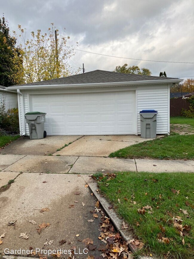 Building Photo - 3 br, 1.5 bath House - 6851 N 40th Street