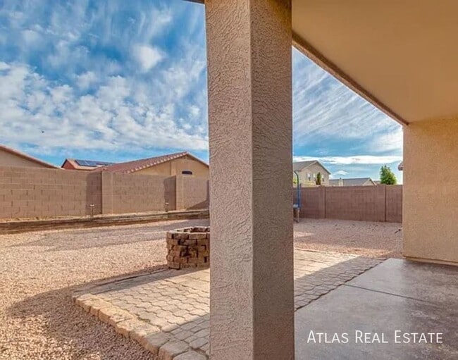 Building Photo - Beautiful 3 bedroom home in Skyline Ranch