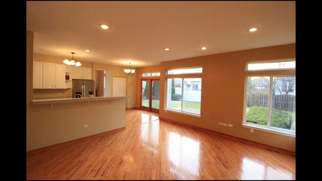 Building Photo - 217 Sparrow Ln