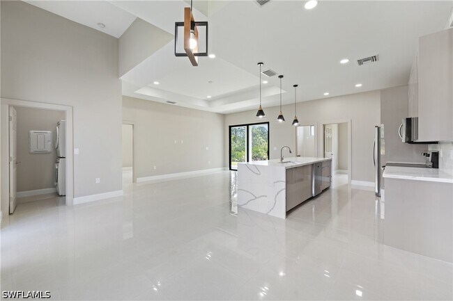 Foto del edificio - 2903 37th St W