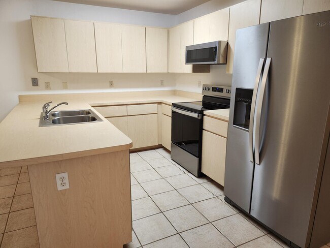 Building Photo - 307 S Wimbrow Dr