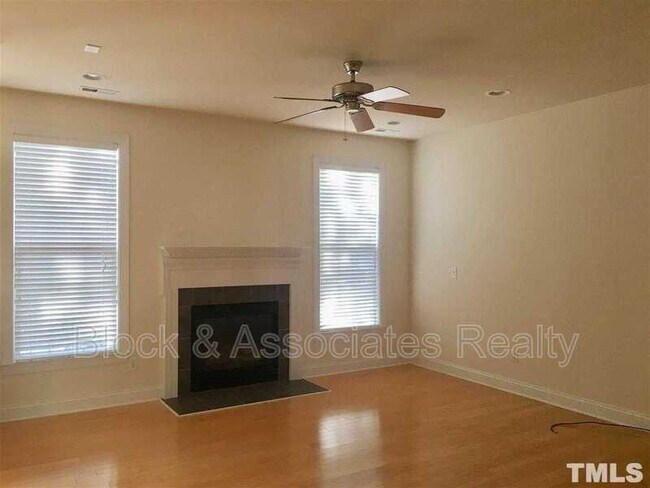 9527 Vira Dr - 4
