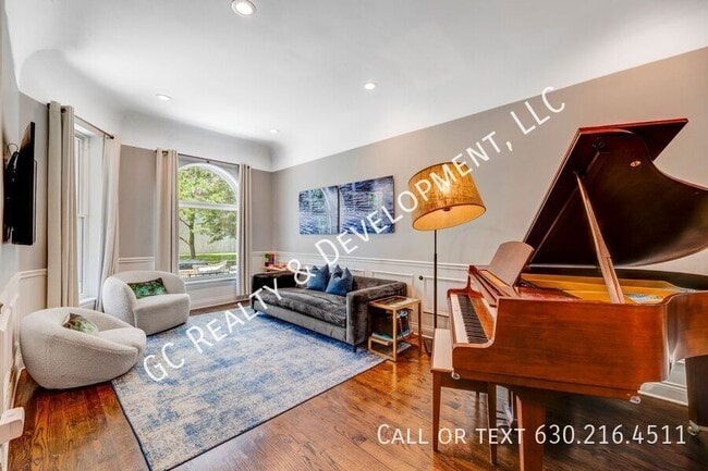Building Photo - 4449 S Ellis Ave