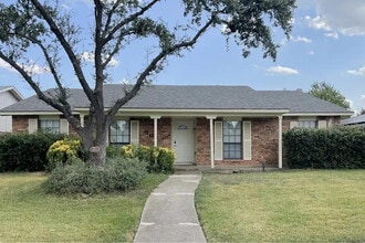 Building Photo - 501 Hardwood Trail