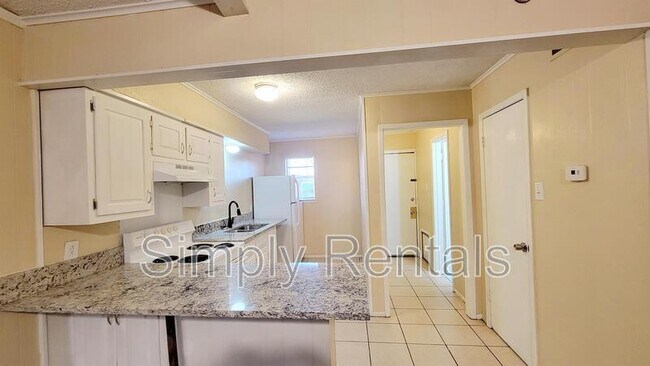 Foto del edificio - 400 Bill Bradford Rd