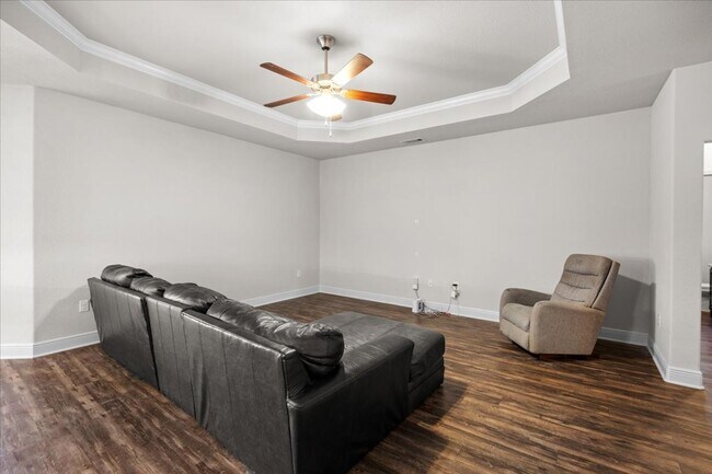 Foto del edificio - 3 bedroom 2 bathroom- GREAT Location in Pace!
