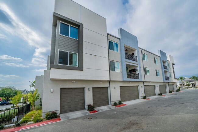 Building Photo - **THE RESORT COMMUNITY** Beautiful 2-bedro...