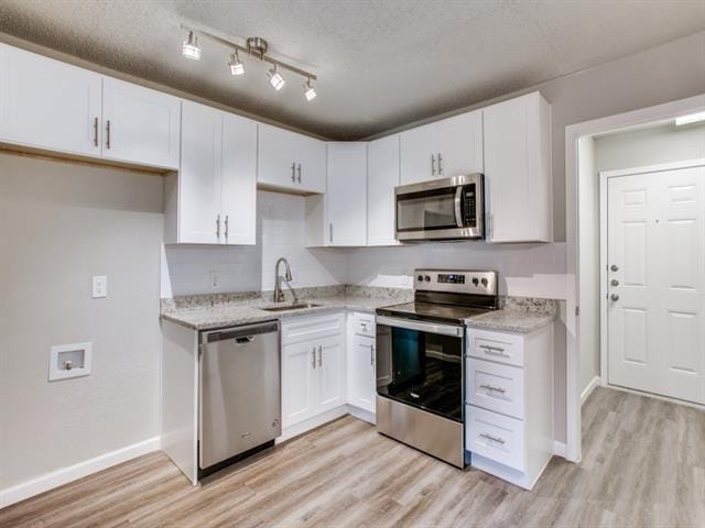 Building Photo - 5731 Shadydell Dr
