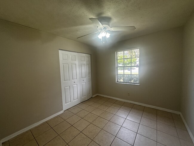 Building Photo - 3764 SE 67th Pl