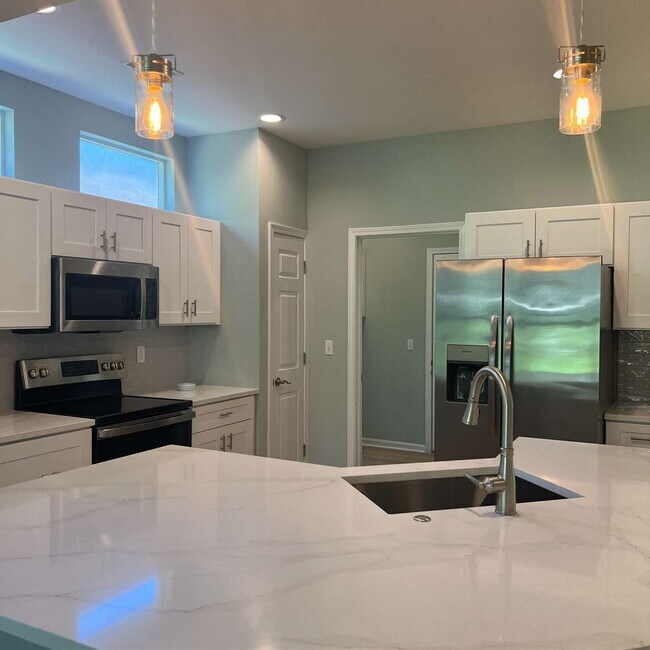 Building Photo - 42 Coburn Dr E