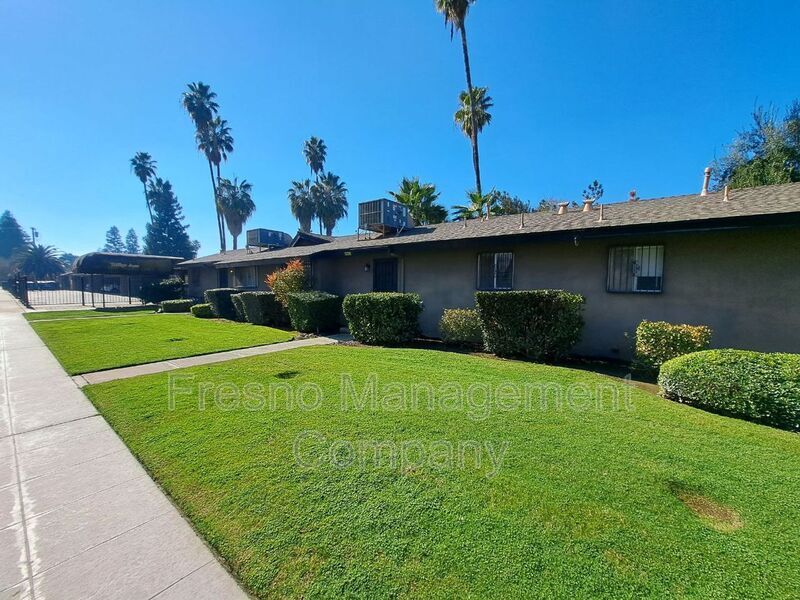 Primary Photo - 4943 N Harrison Ave
