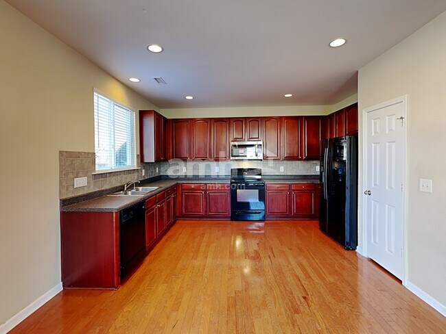 Building Photo - 117 Steam Engine Way