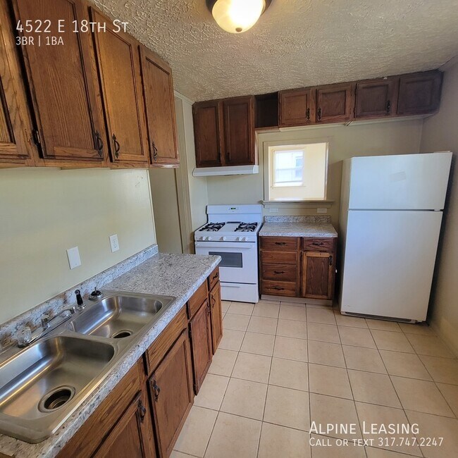 Foto del edificio - Near Eastside 3BR House for LEASE!
