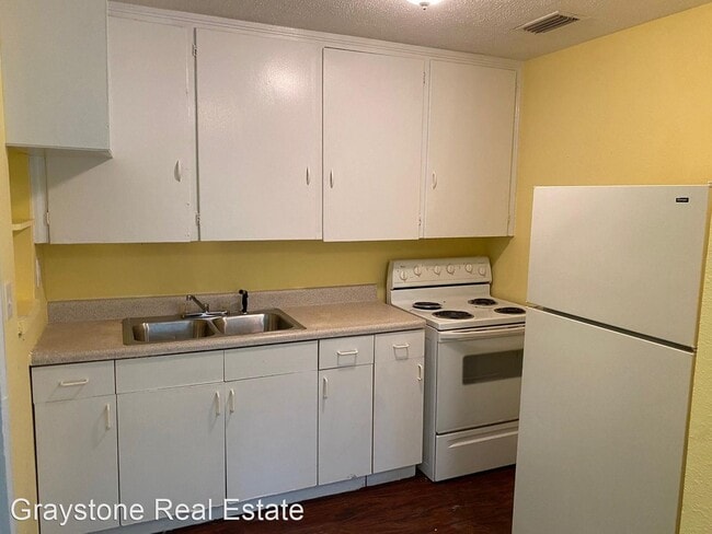 Foto del edificio - 3 br, 2 bath House - 2332 Grove St S