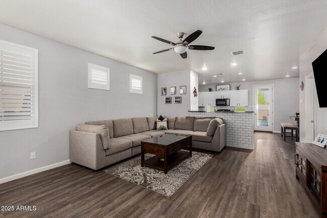 Foto del edificio - 36909 N Coronado Ln