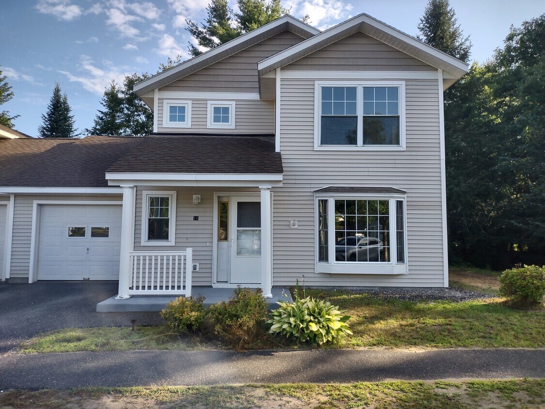 18 Chickadee Cir Unit 1, Brunswick, ME 04011 Condo for Rent in