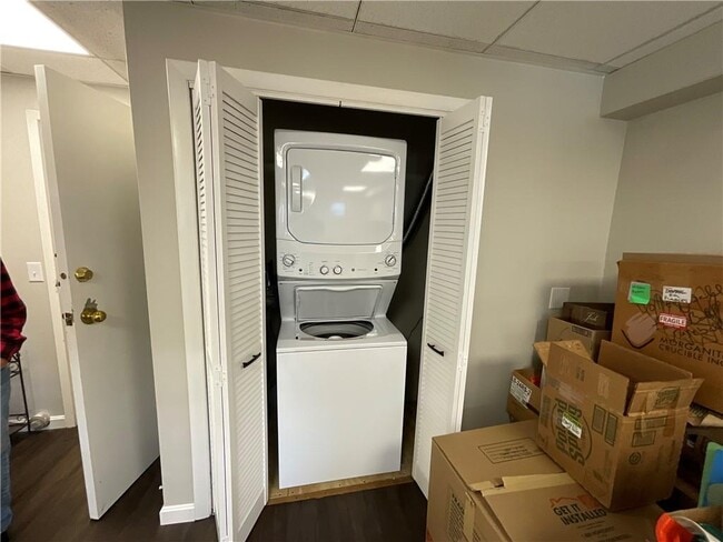 Building Photo - 141 Edaville Ct