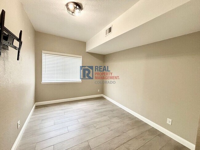 Building Photo - 5633 E Atlantic Pl