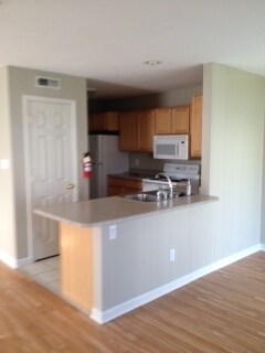 Foto del edificio - Available July 2026;  Monthly rent $1825.00