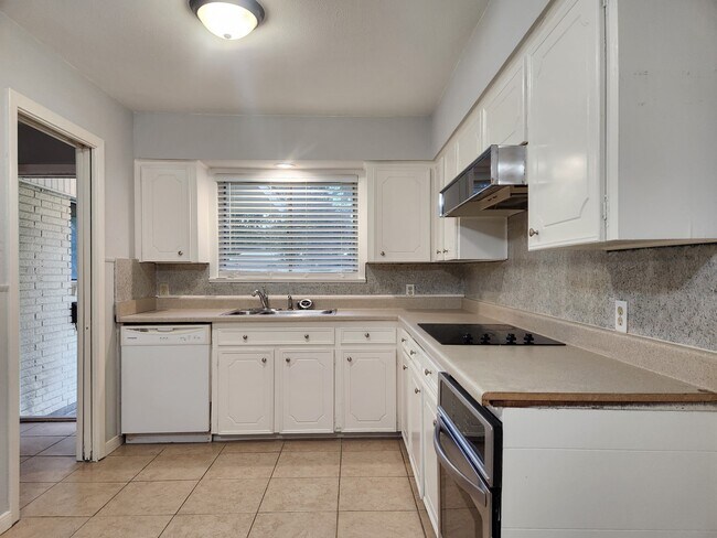 Foto del edificio - 2118 17th Ave N